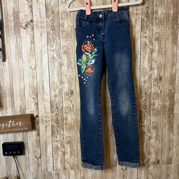 👖✨ Girls’ Denim with Floral Embroidery & Pearl Accents Size 8 – ✨🌸 - Picture 1 of 4